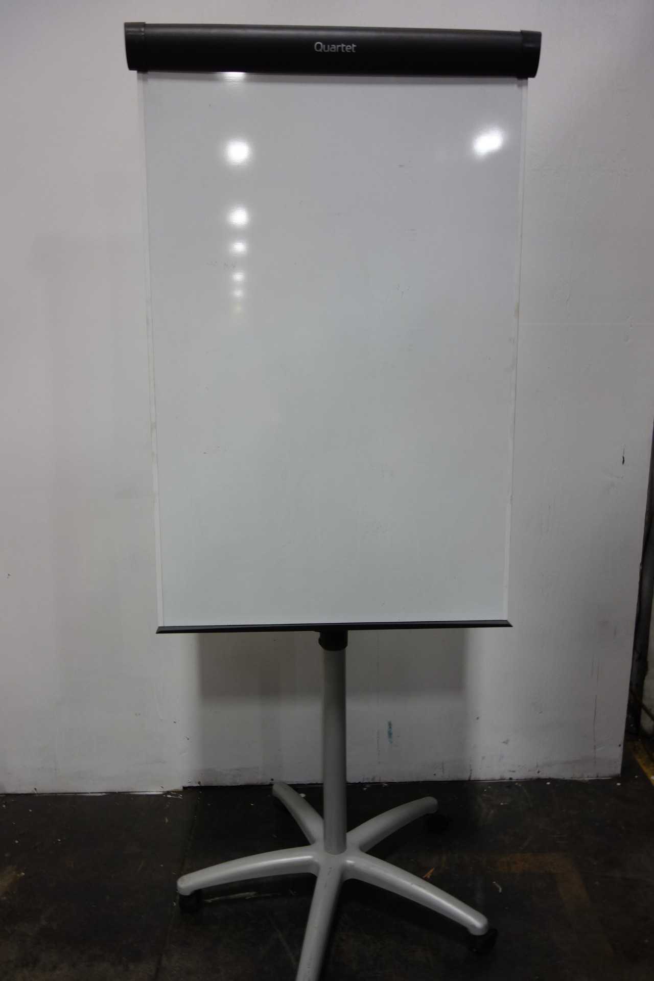 QUARTET PRESTIGE 2 MOBILE PRESENTATION EASEL WITH EXTENSION ARMS - LIGHTING