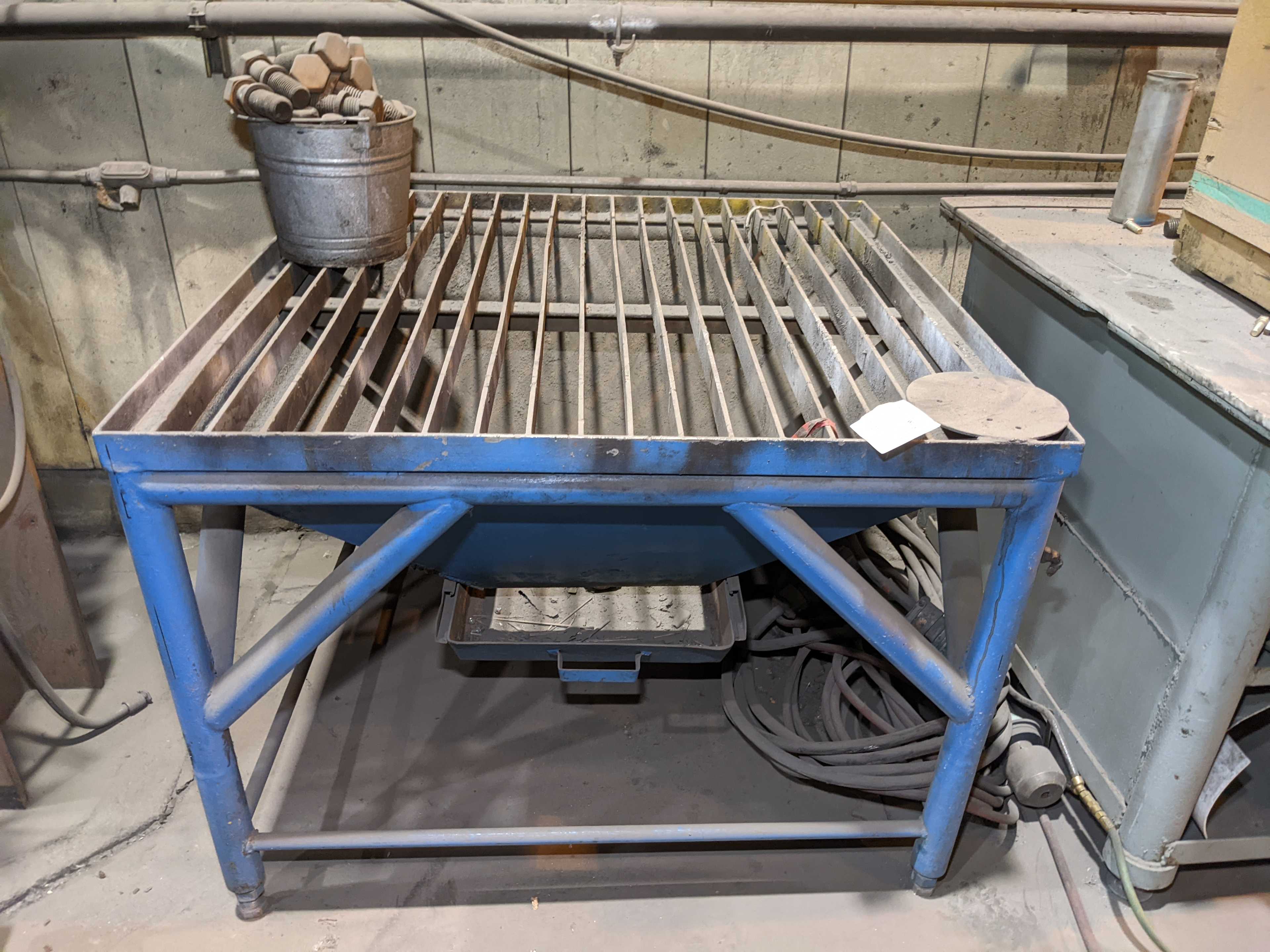 WELDING TABLE - WELDING EQUIPMENT