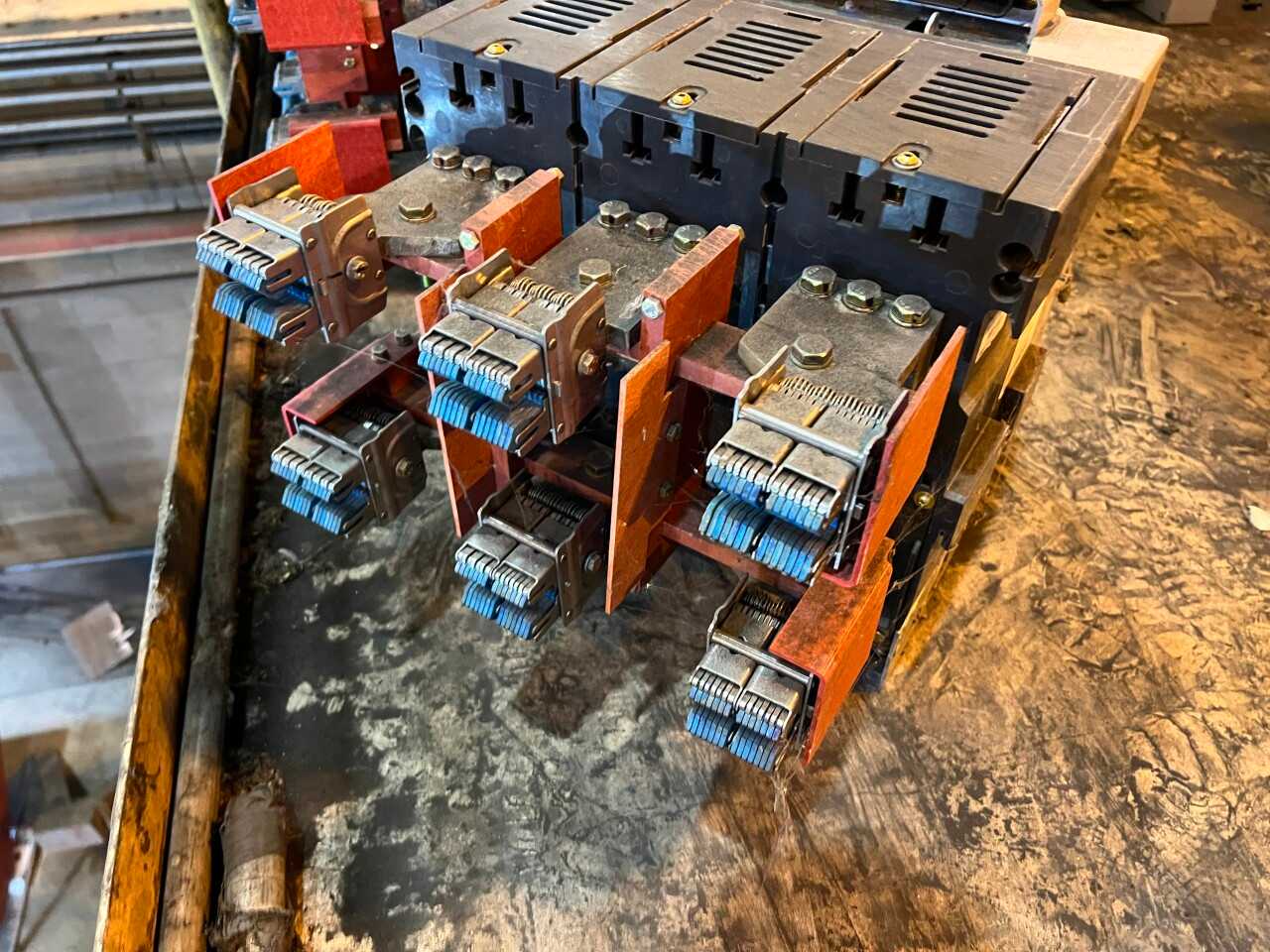 5X Eaton Magnum DS low voltage power circuit breakers - CIRCUIT BREAKERS
