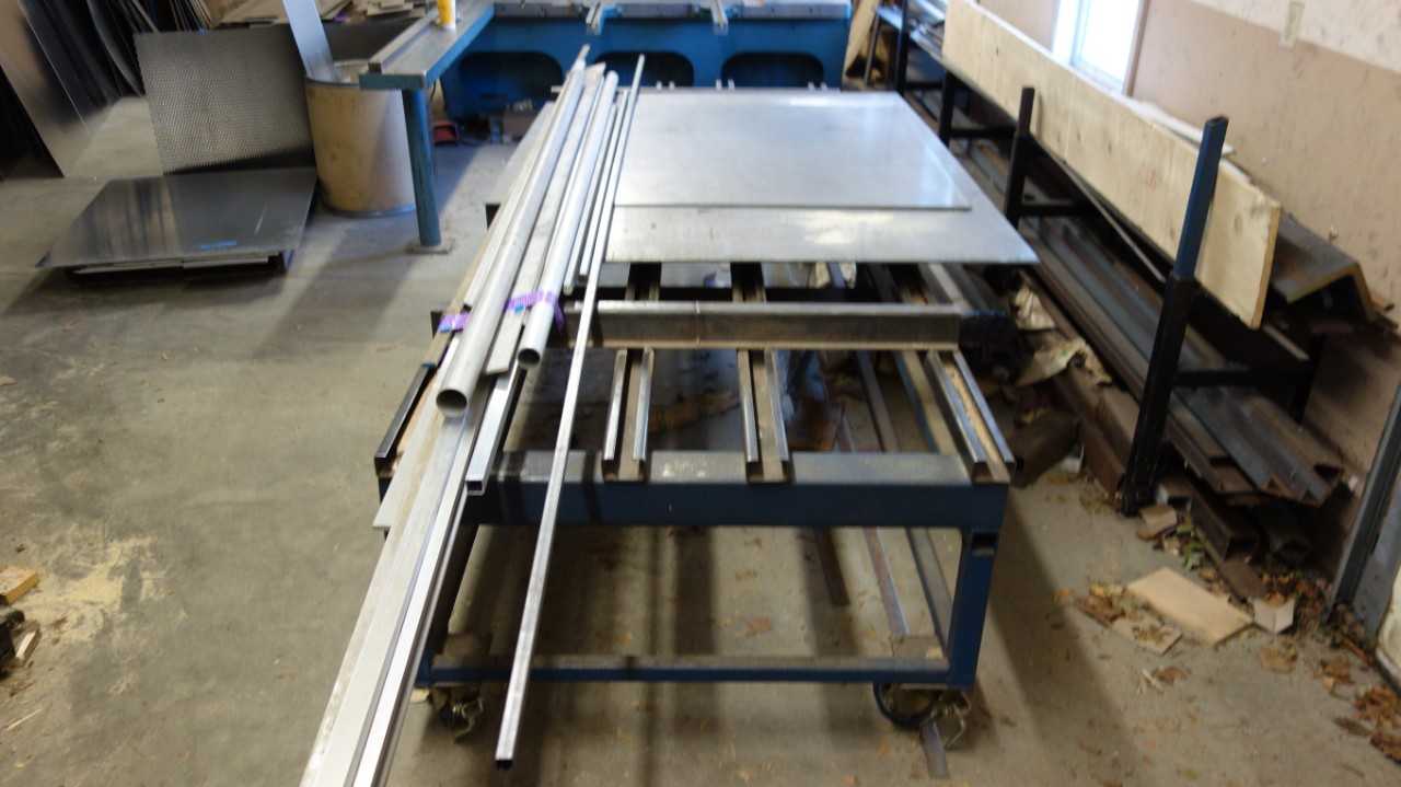 ACCURPRESS ROLLING SHEET METAL FEEDER WORK TABLE (DOES NOT INCLUDE SHEET METAL ON TOP OF TABLE) - CNC CUTTING TABLES