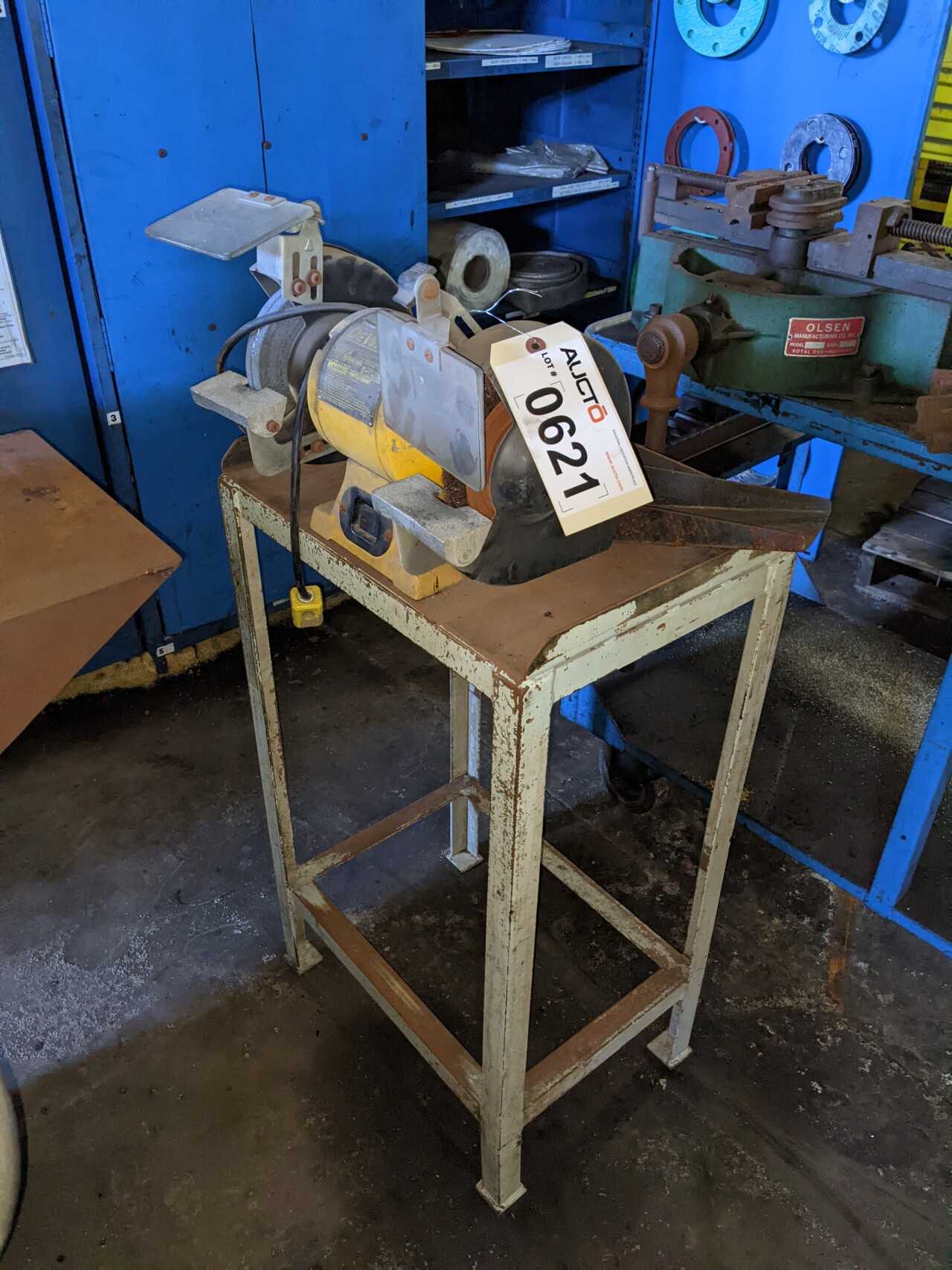 DEWALT DW758 BENCH GRINDER - ELECTRIC POWER TOOLS