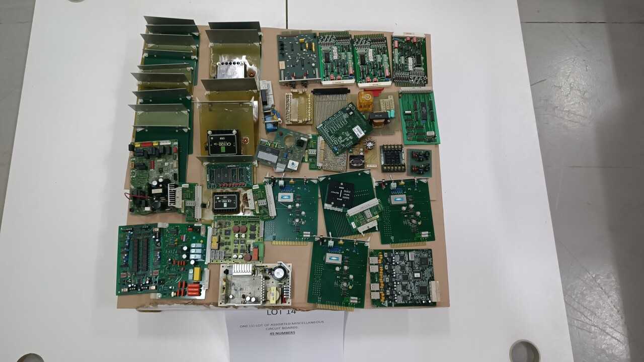 ONE (1) LOT OF ASSORTED MISCELLANEOUS CIRCUIT BOARDS. - AUTOMATION & CONTROLS