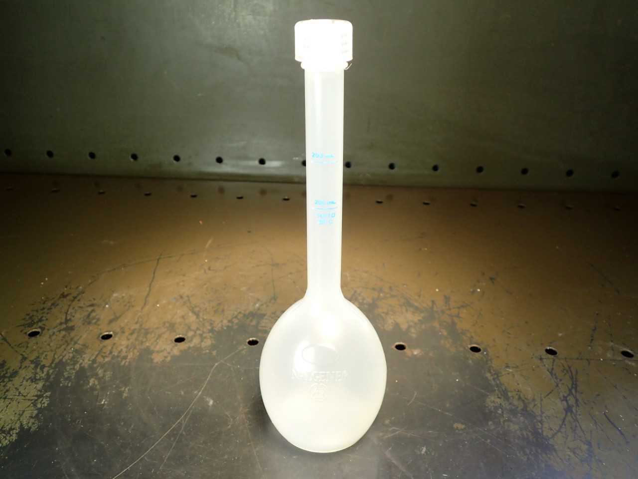 Thermo Scientific Nalgene Polypopylene Volimetric Flask +Lid 4000-0200 200mL NEW - LAB & SCIENTIFIC