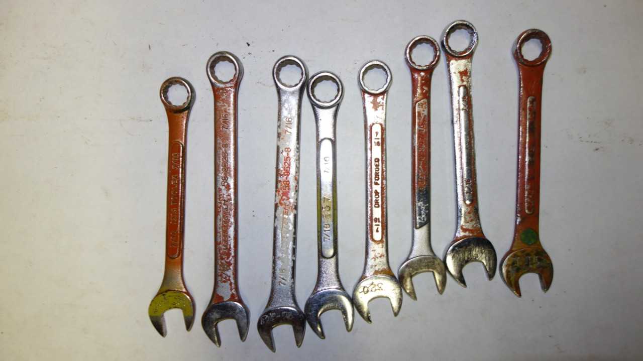 LOT OF 8 ASSORTED COMBINATION WRENCHES - HAND TOOLS