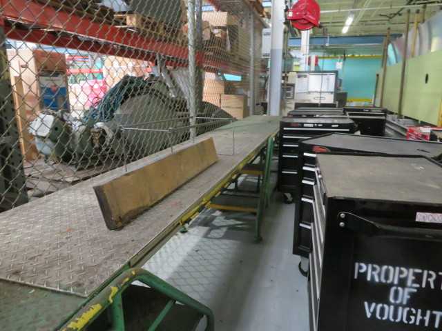 Lift table, 30" H, 25" Wide X 270' Long - MATERIAL HANDLING