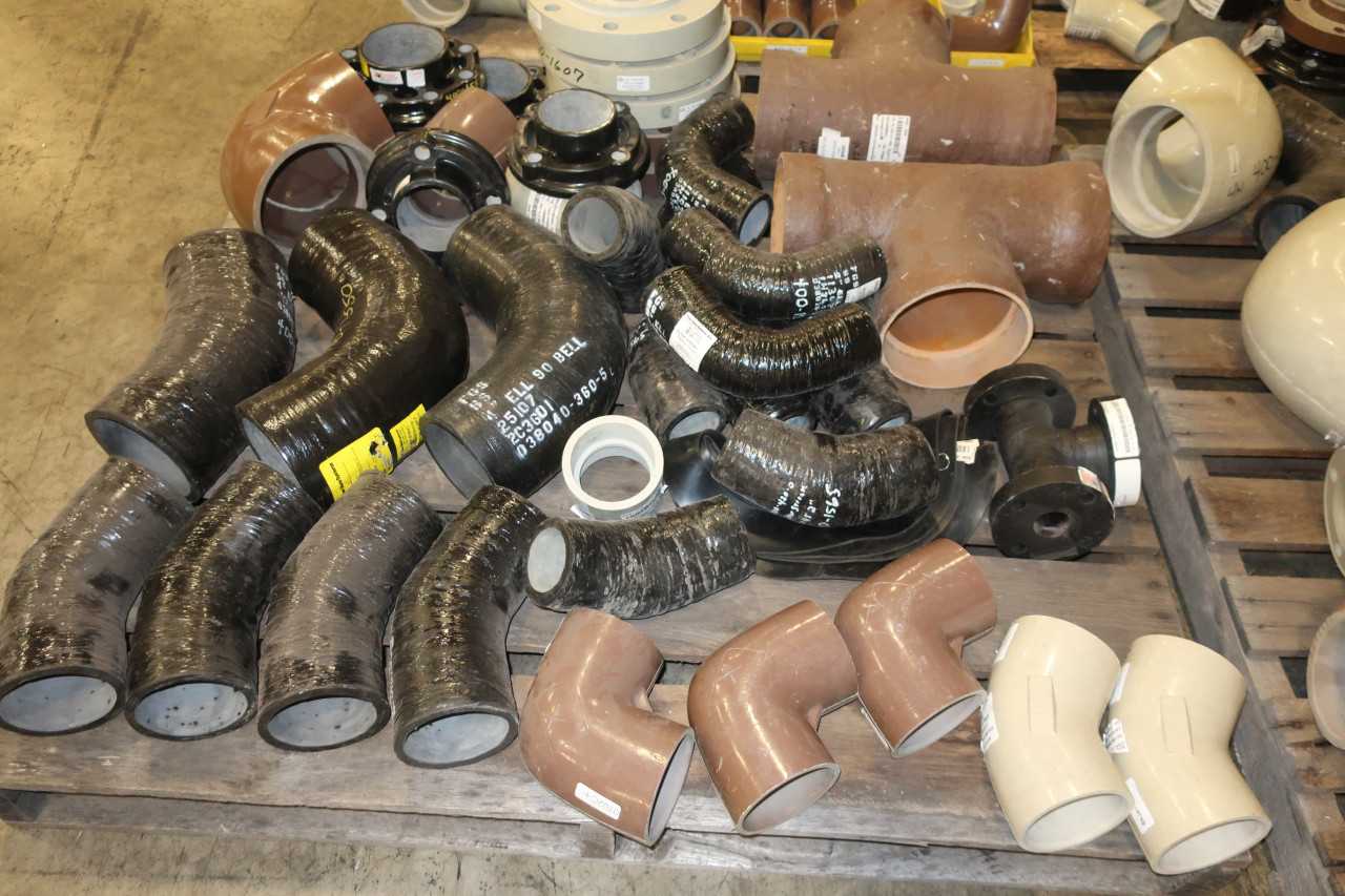 4 PALLETS OF ASSORTED PLASTIC PIPE FITTINGS - PROCESS EQUIPMENT