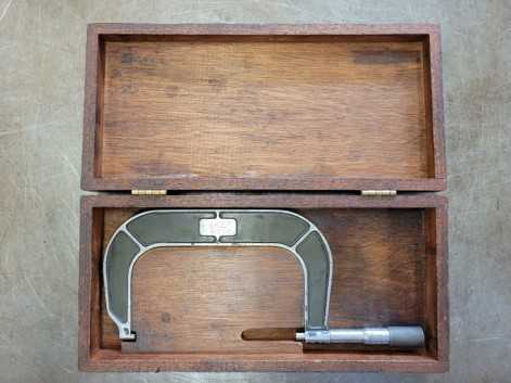 Lot of Micrometers - ELECTRIC POWER TOOLS
