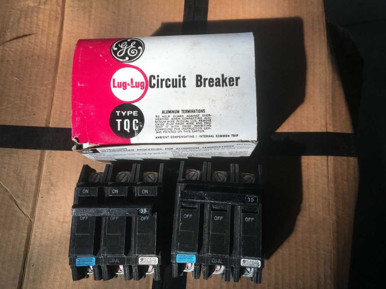 NEW BOX OF 2 GENERAL ELECTRIC 3 POLE 35 AMP CIRCUIT BREAKERS THQC32035WL - CIRCUIT BREAKERS