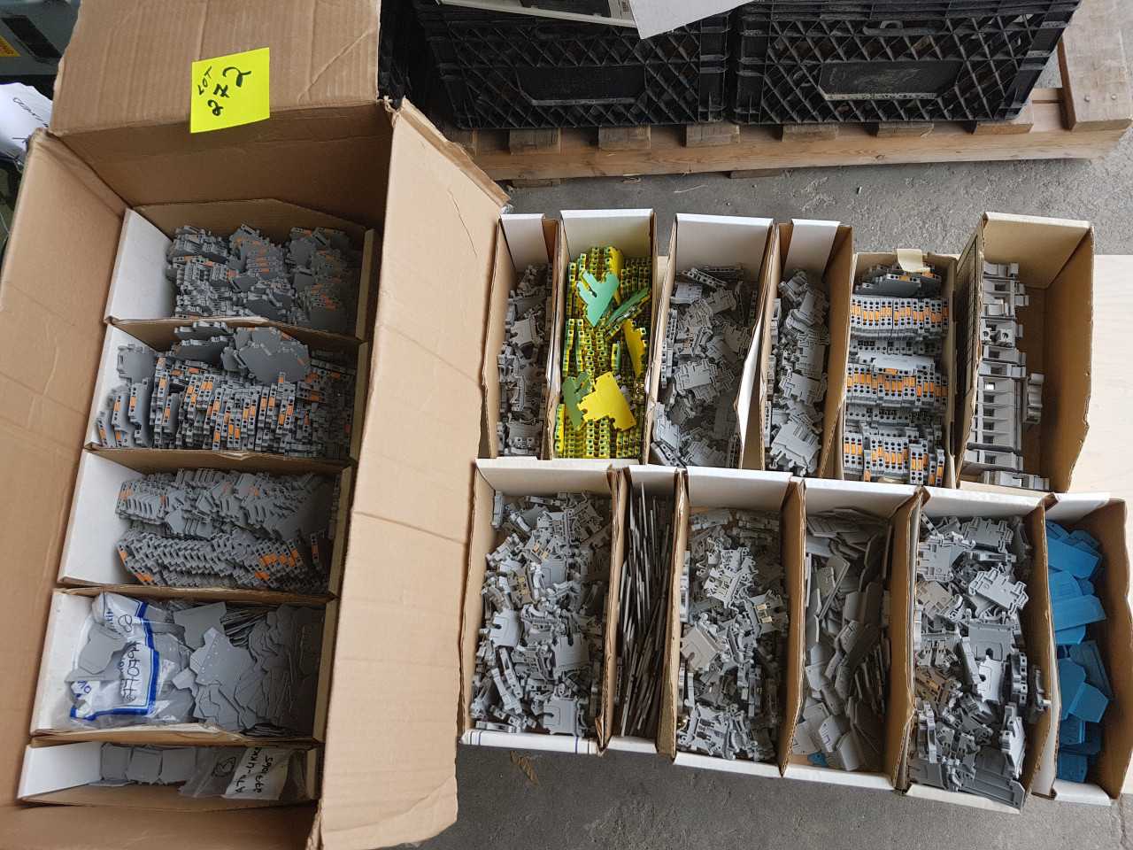 PHEONIX CONTACTS MIXED LOT OF TERMINAL BLOCKS - ELECTRICAL COMPONENTS