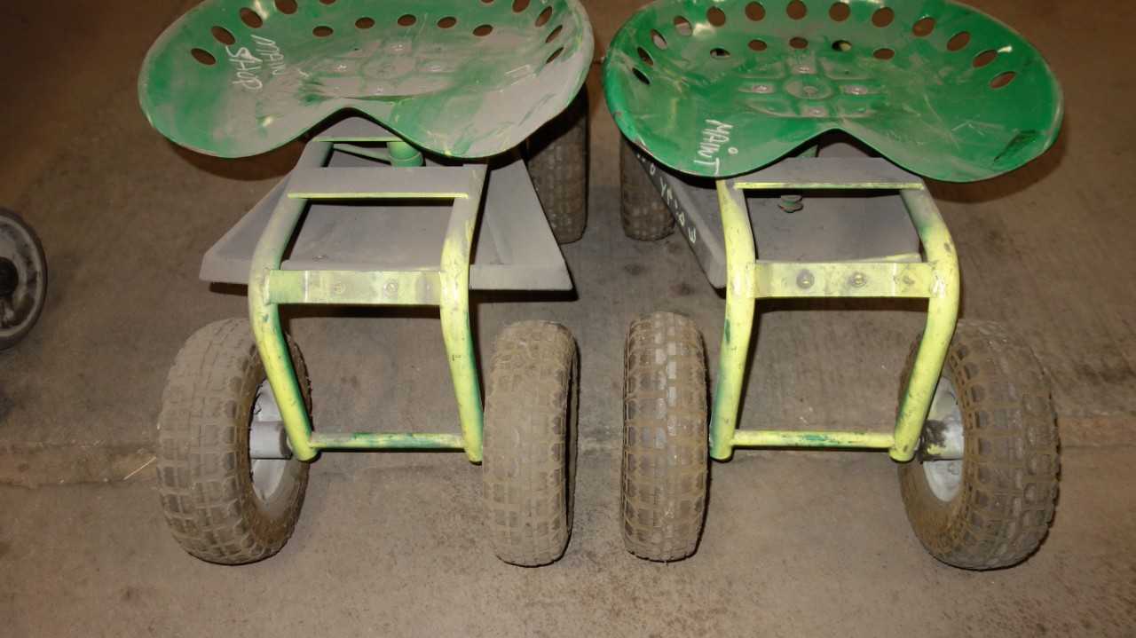 LOT OF 2 ROLLING WORK SEAT - PLANT & FACILITY