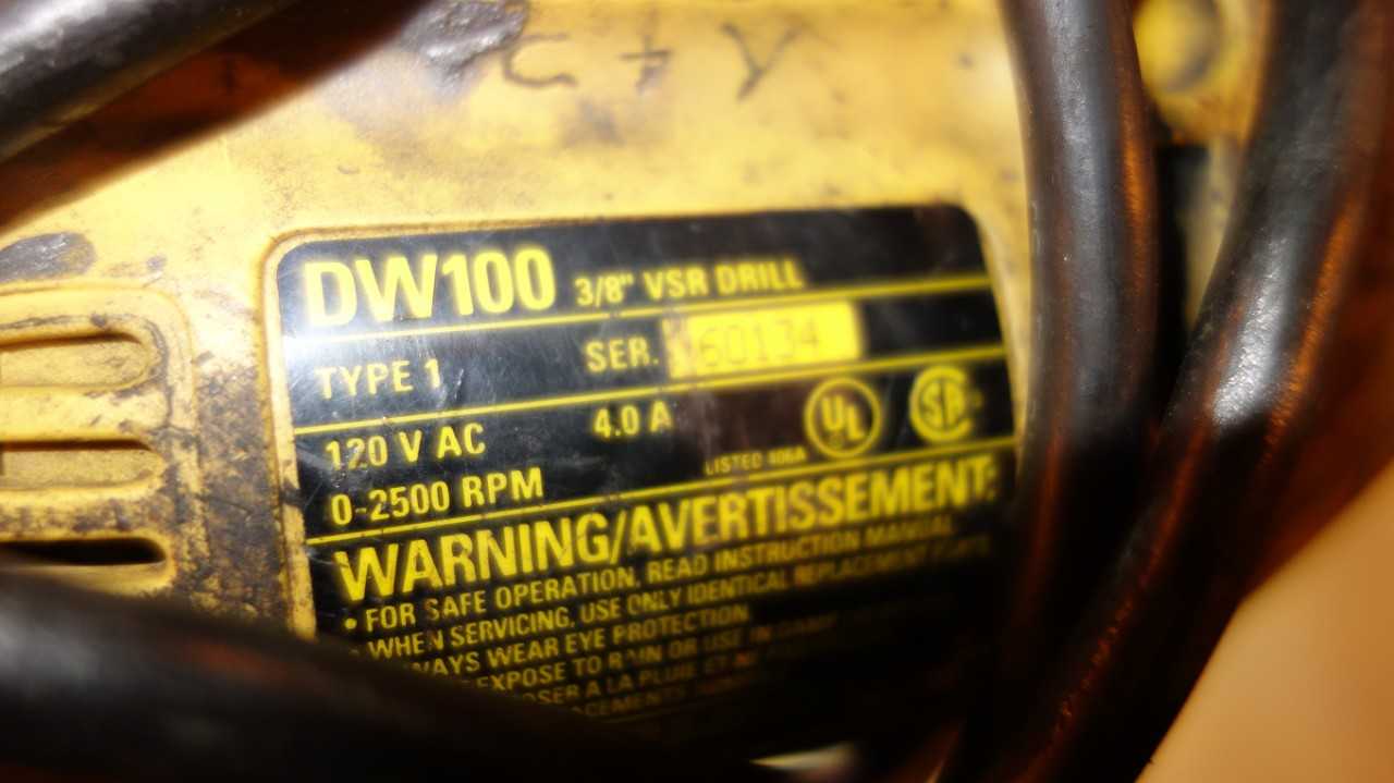 DEWALT DW100 3/8 IN CORDED VSR DRILL - ELECTRIC POWER TOOLS