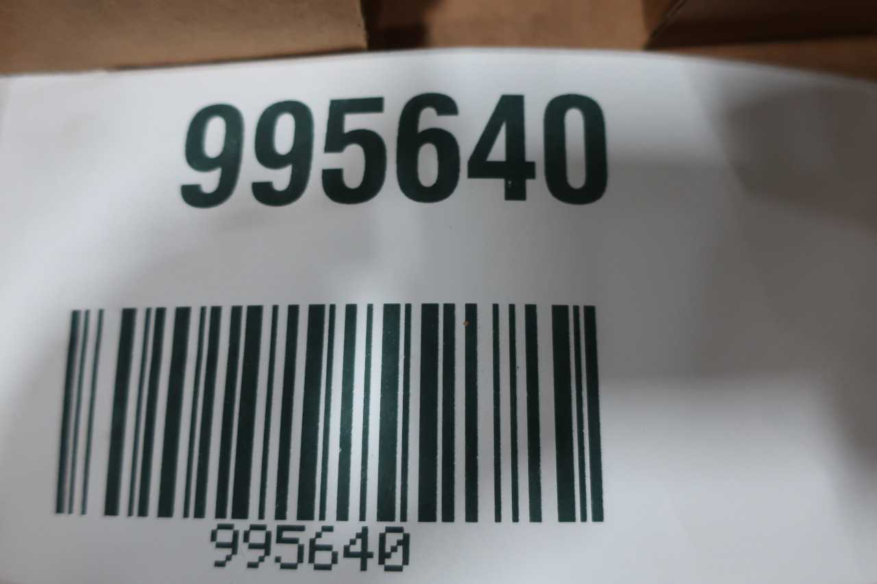 LOT OF ASSORTED SWAGELOK FITTINGS - PROCESS EQUIPMENT