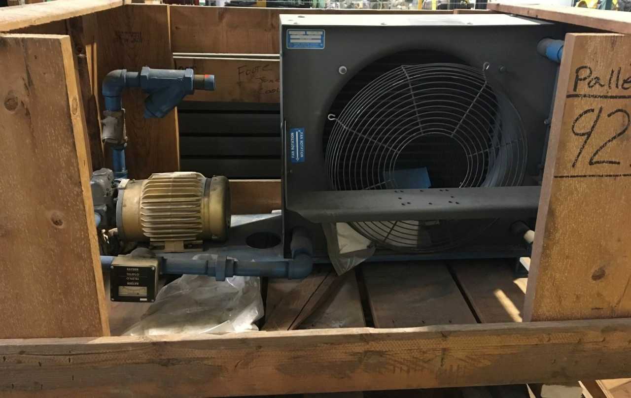 NEW YOUNG RADIATOR COMPANY OCH 130 OIL COOLING UNIT 275963 AND CEM3581T-5 MOTOR - TEMPERATURE CONTROL COMPONENTS