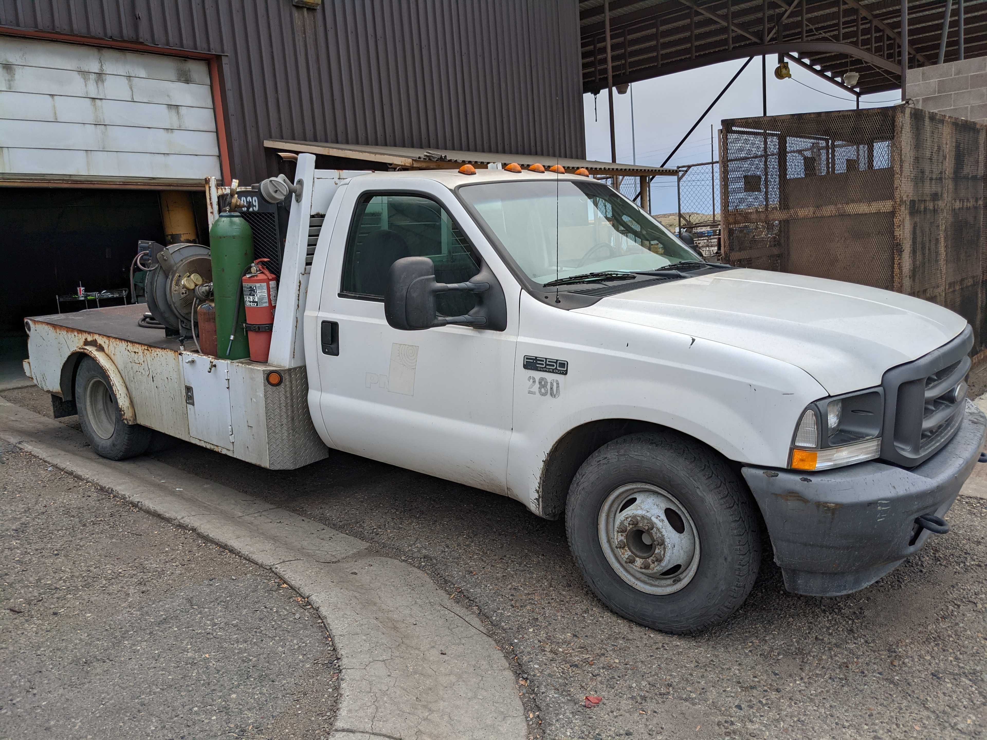 FORD WELDING TRUCK - HYDRO EXCAVATOR TRUCKS FORD WELDING TRUCK - HYDRO EXCAVATOR TRUCKS