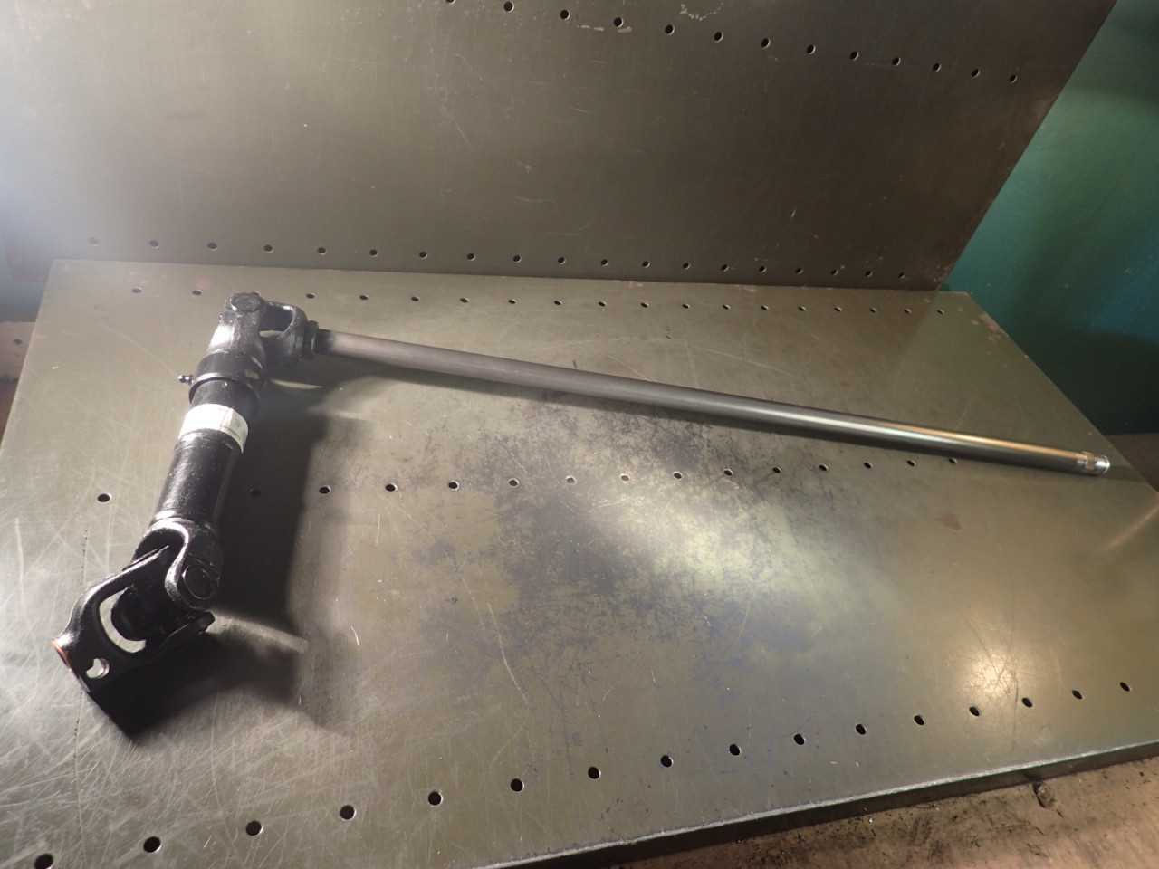 Dana Spicer Glidecote Steering Shaft: 1613521C93, New Old Stock, Made in the USA - MACHINING ACCESSORIES & TOOLING