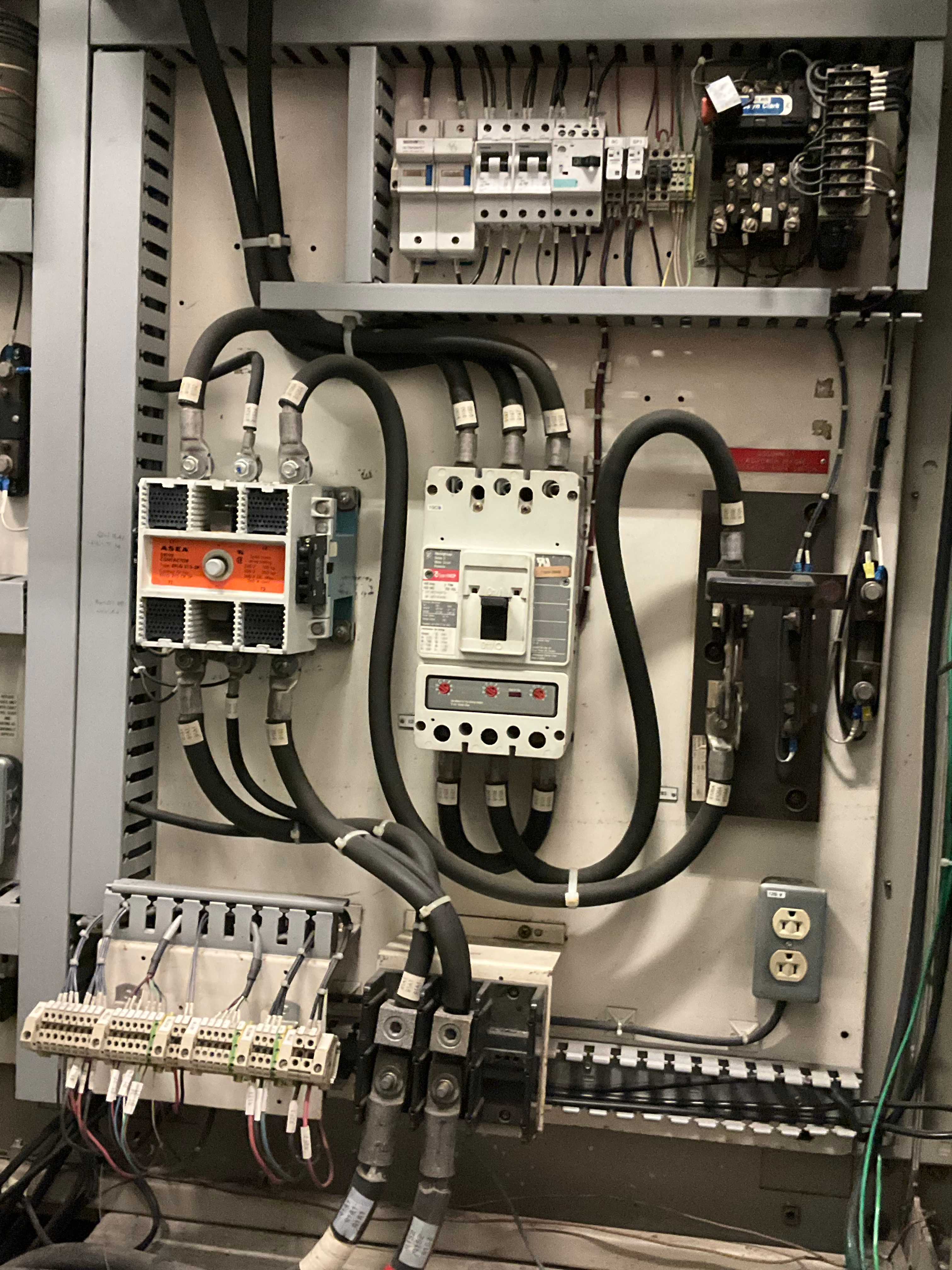 QTY 6 - SIEMENS MOTOR CONTROL CABINETS - CONTROL CABINETS