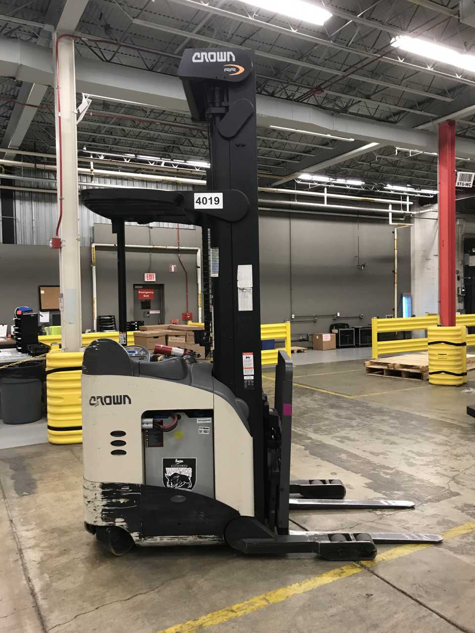 2011 Crown RR5725-45 reach truck, Rogers, MN - REACH TRUCKS