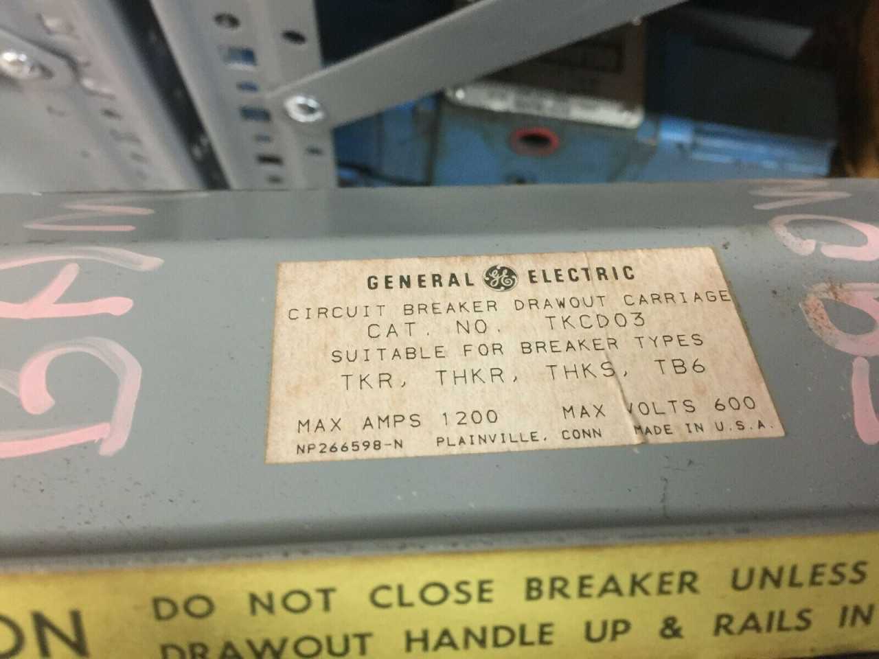 USED GE 800 AMP 3 POLE 600 VAC BREAKER WITH TKCD DRAWOUT SUBSTRUCTURE THK9VF46 - MISCELLANEOUS