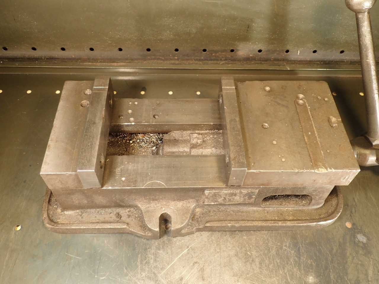Kurt Anglock D60-1 Mill Milling Vise: 6" Wide, Jaws Opens 6-1/8" with Handle USA - END MILLS