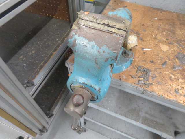 Wilton Vice and Table (1) vice - MISCELLANEOUS