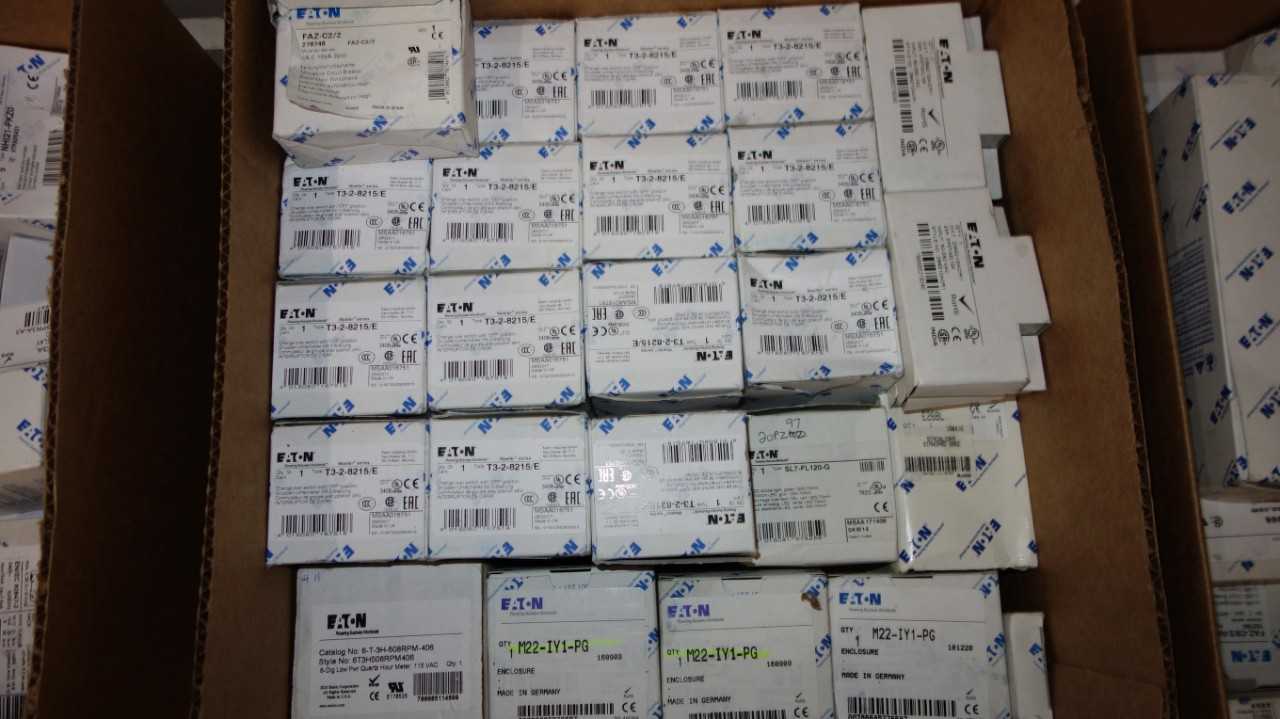 1 BOX OF EATON / CUTLER HAMMER ELECTRICAL - ELECTRICAL COMPONENTS