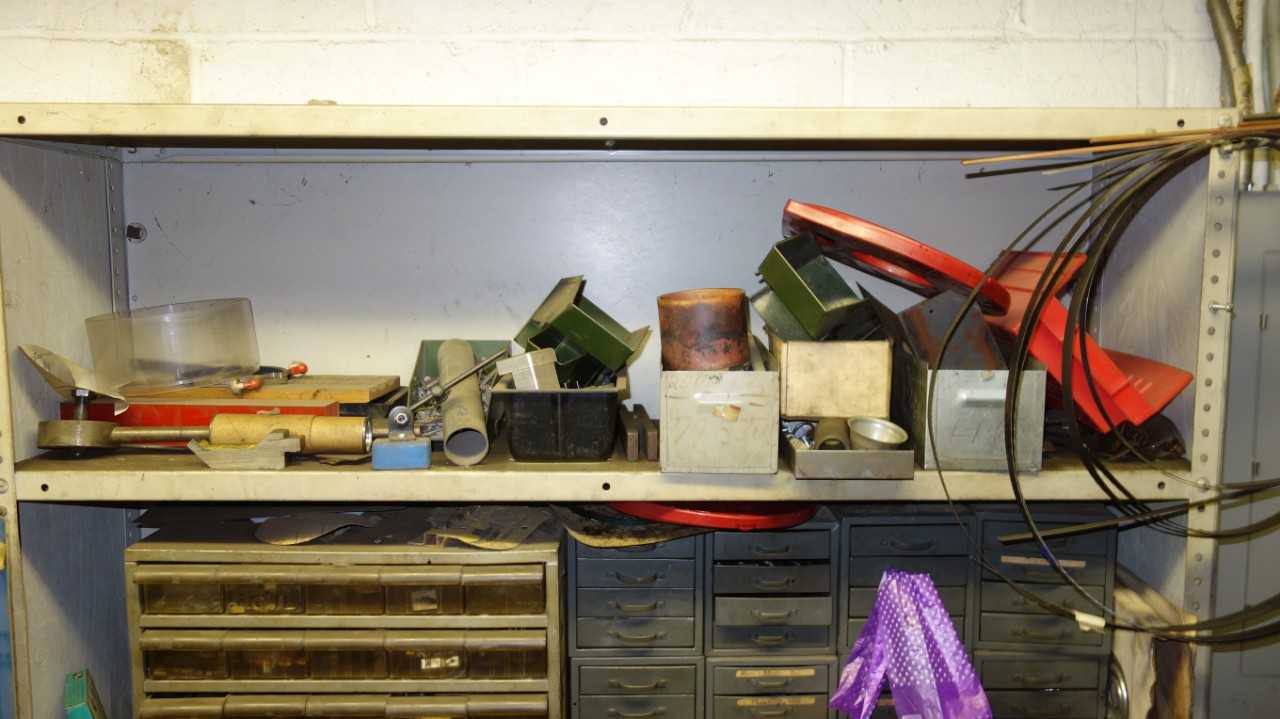 CONTENTS OF SHELVING, ASSORTED METALWORKING TOOLS, END MILLS, BOLTS, TAPS, REAMERS, WRENCHES