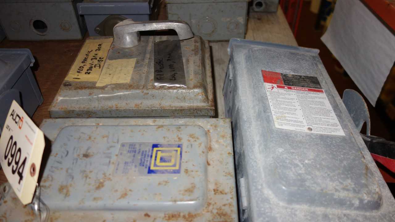 LOT OF ASSORTED DISCONNECT SWITCHES - DISCONNECT SWITCHES