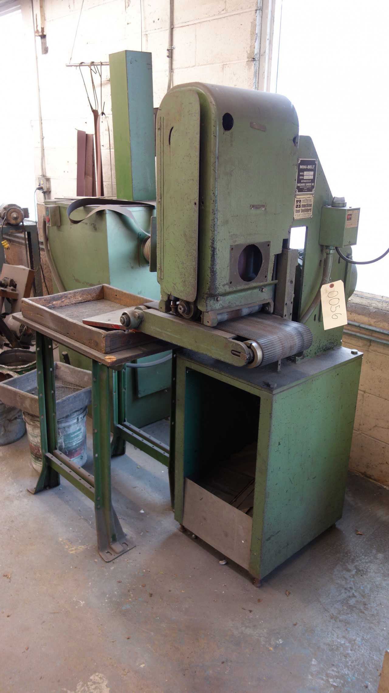 TIMESAVERS SANDERS 948 MINI-BELT 9IN FEED THROUGH BELT SANDER - GRINDING MACHINES