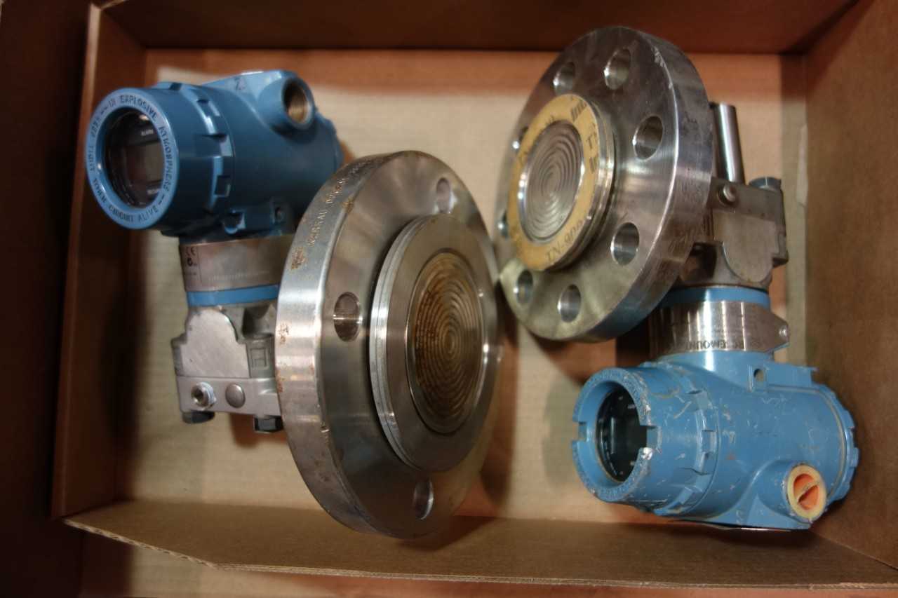 1 LOT OF ROSEMOUNT PRESSURE TRANSMITTERS - INSTRUMENTATION