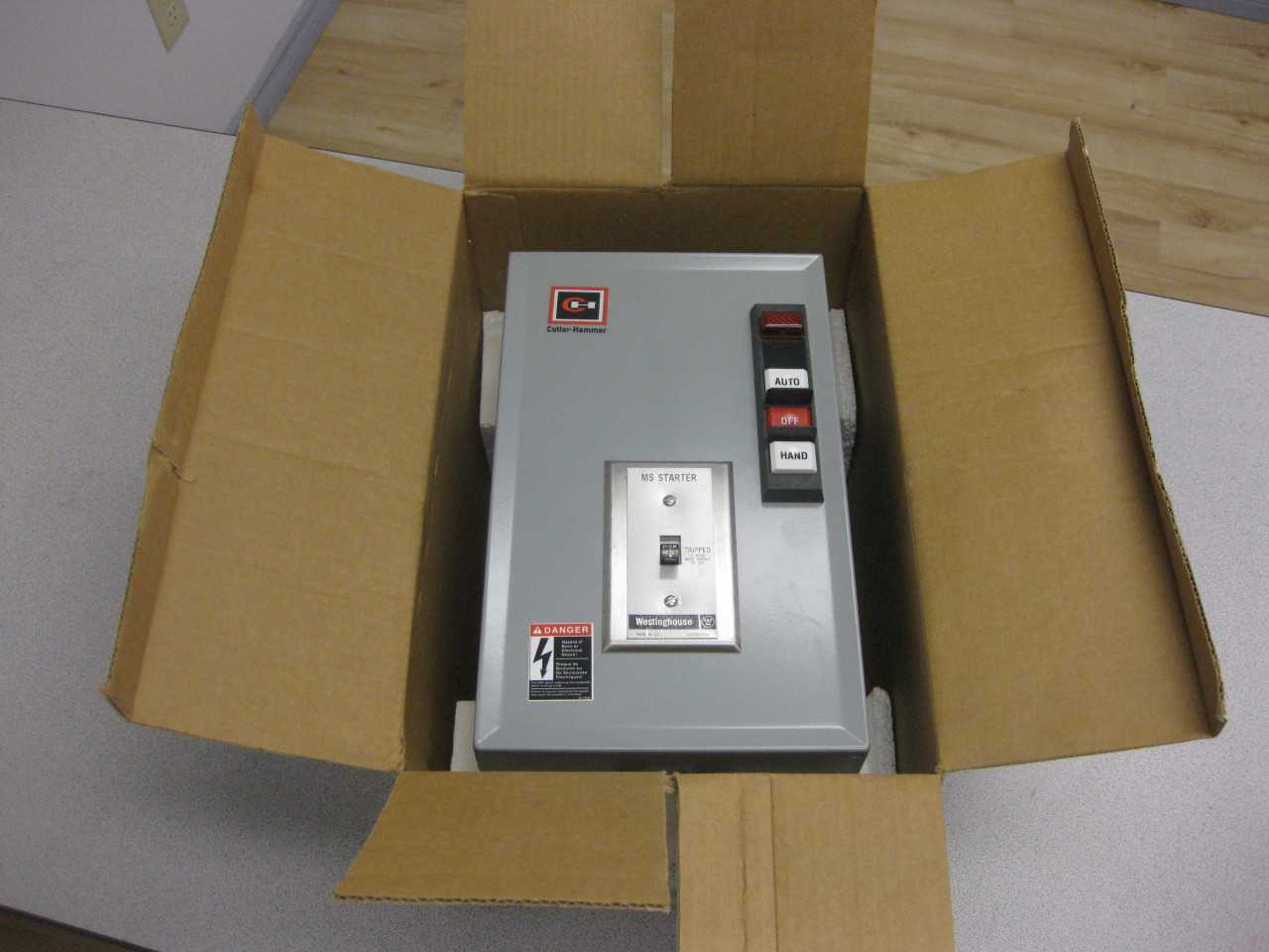 Eaton Enclosed control box QTY 1 - AUTOMATION & CONTROLS