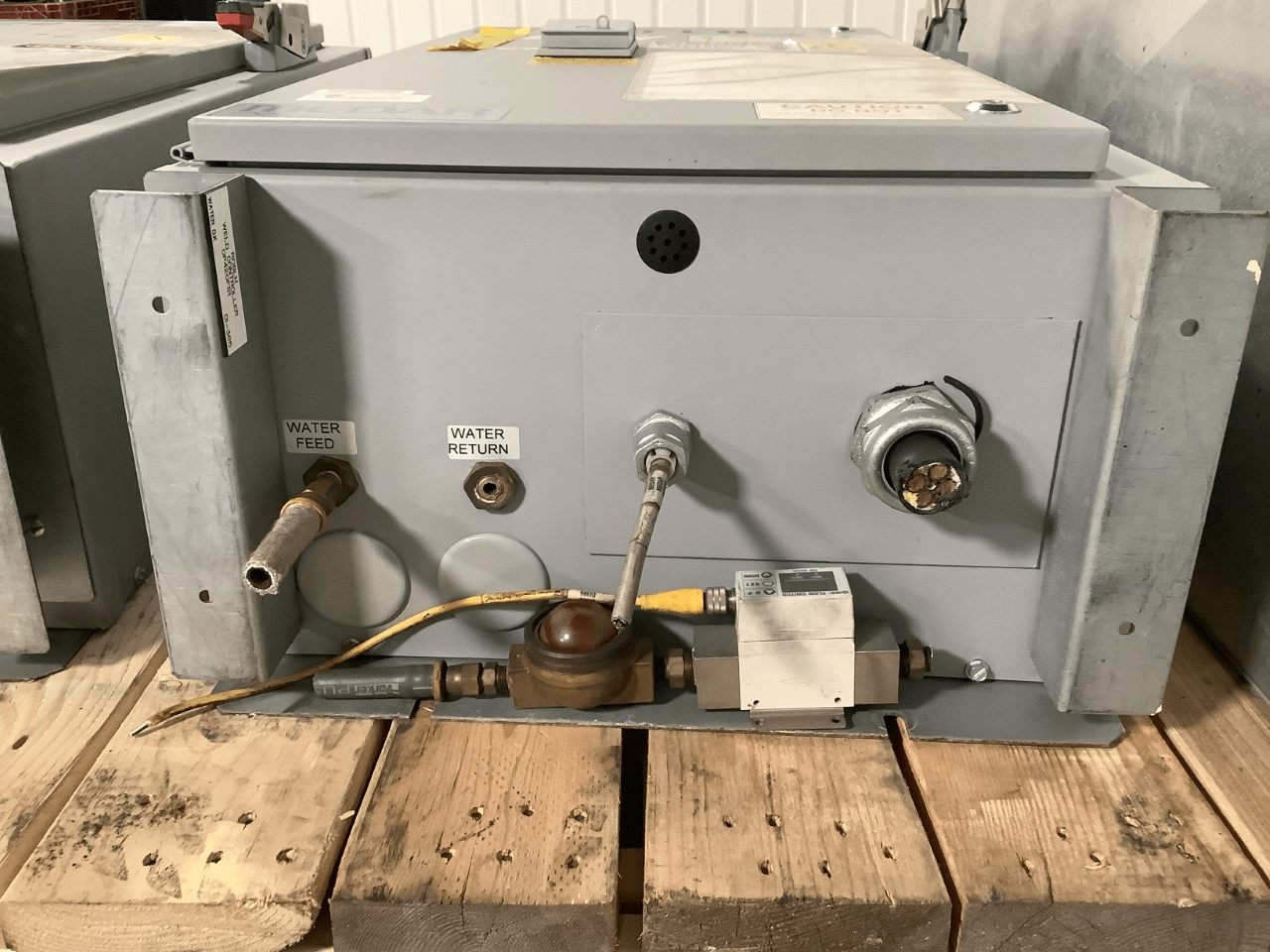 Lot of 2 Medweld 5000's 600 V weld Controllers - WELDING EQUIPMENT