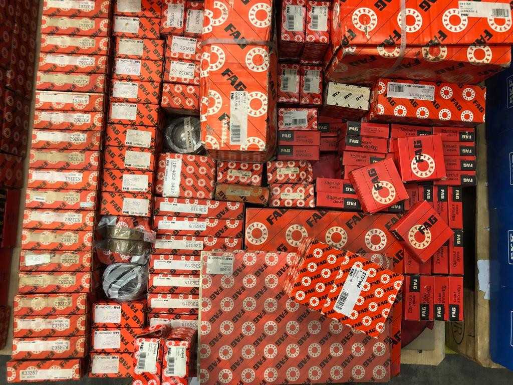 1 pallet of assorted bearings - BEARINGS