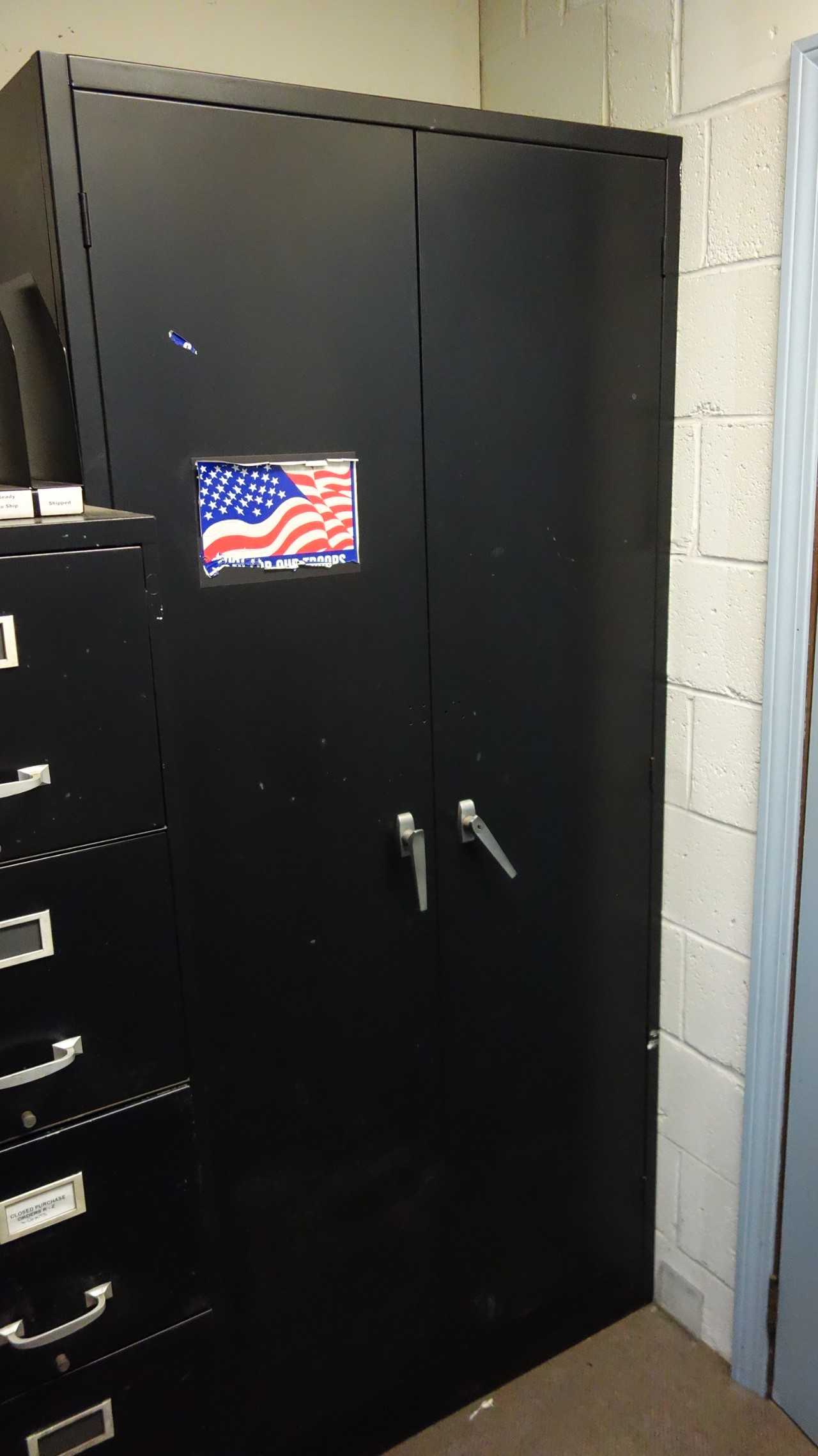 2 DOOR STEEL CABINET (CONTENTS NOT INCLUDED) - TOOL STORAGE