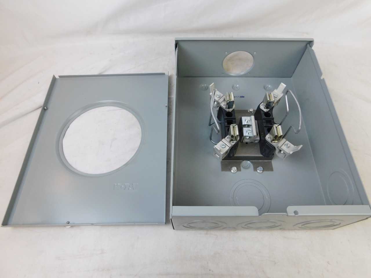 Quantity of 2 New Surplus Eaton UHTRS111BCH Meter Socket Ringless 125A 600V - CIRCUIT BREAKERS