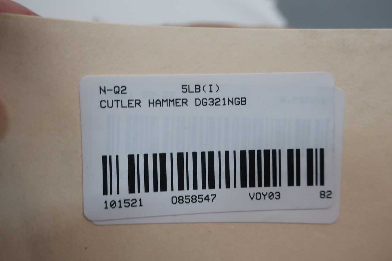 CUTLER HAMMER DG321NGB 3P 30A AMP 120/240V-AC FUSIBLE DISCONNECT SWITCH - DISCONNECT SWITCHES