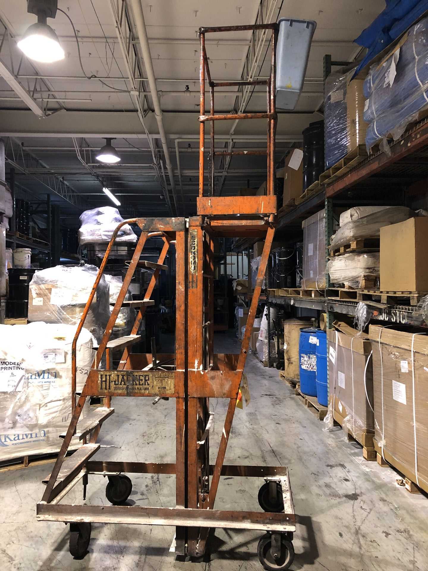 HI-JAEKER Telescopic Work Platform 300lbs - PLANT & FACILITY EQUIPMENT