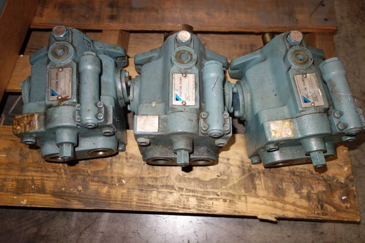 LOT OF 3 DAIKIN PISTON PUMPS - PUMPS