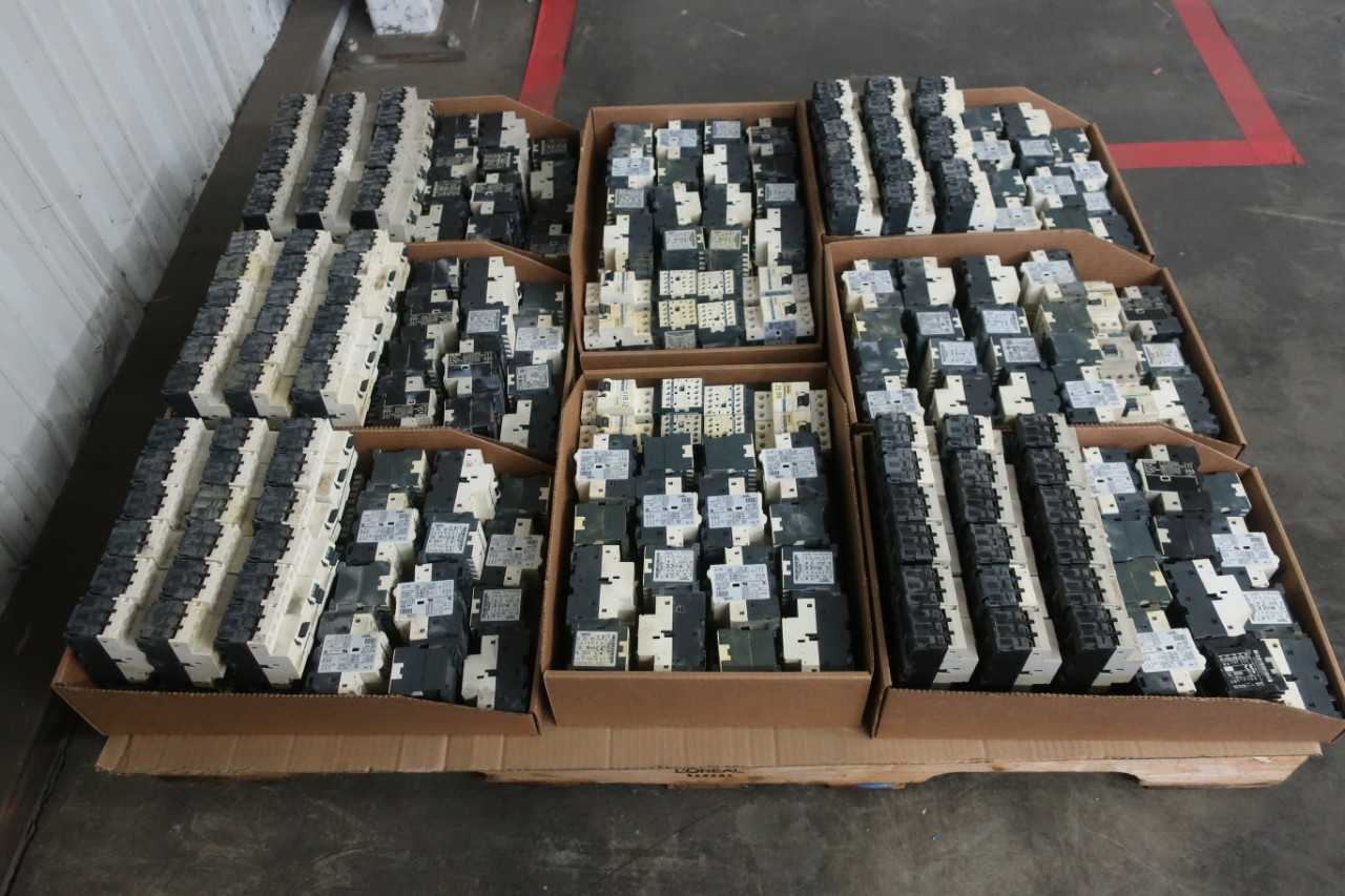 1 PALLET OF SCHNEIDER GV2-LE16 14A MANUAL MOTOR STARTERS - MOTOR STARTERS