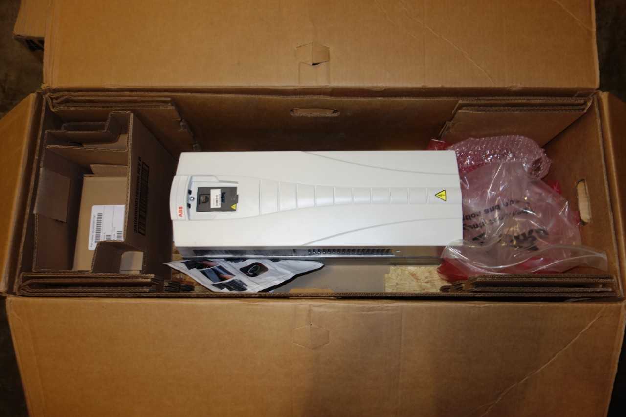 LOT OF 2 ABB VFD DRIVE ACS550-U1-0974-4 380-480V - MOTOR DRIVES