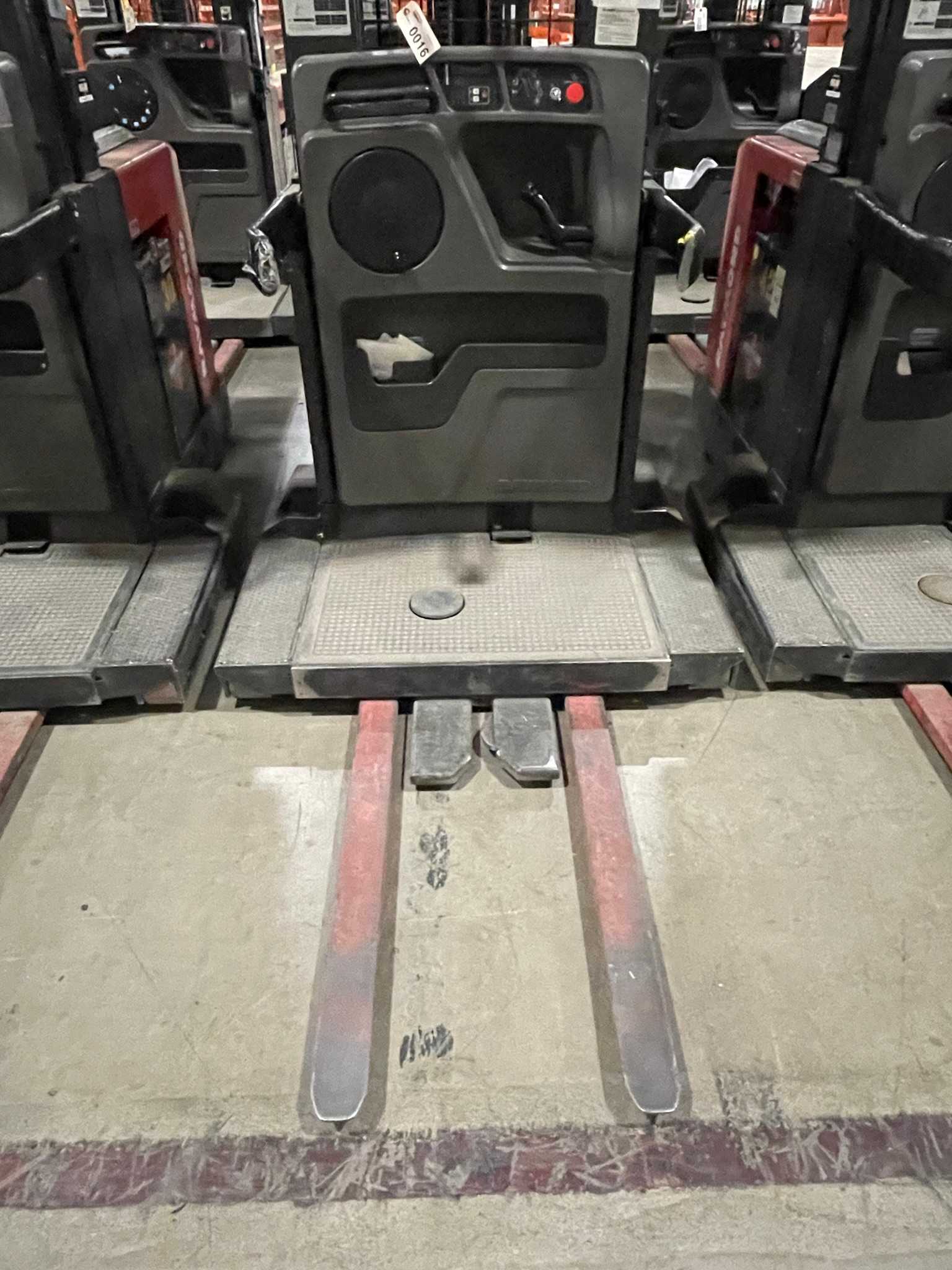 2008 RAYMOND 560-OPC30TT ORDER PICKER - ORDER PICKER