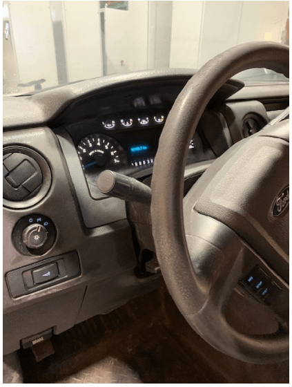 2013 FORD F150 XLT 4X2 REG. CAB LONG BOX PICKUP TRUCK WITH TOPPER - HYDRO EXCAVATOR TRUCKS