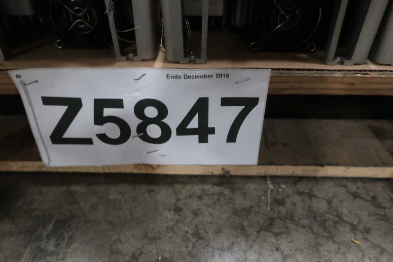 1 PALLET OF ALLEN BRADLEY POWERFLEX 70 MOTOR DRIVES - MOTOR DRIVES