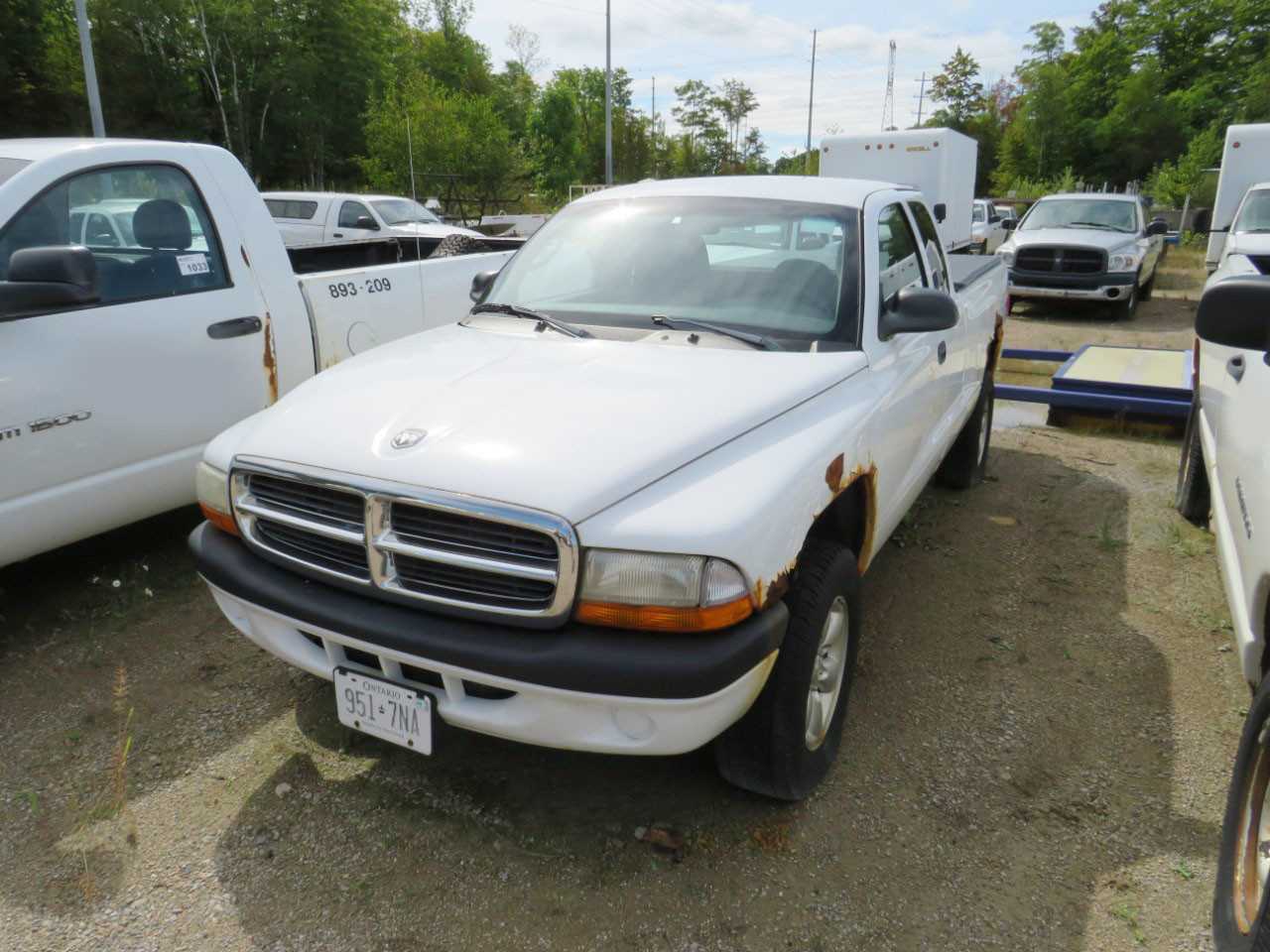 DODGE DAKOTA SPORT CLUB CAB 4X4 PICKUP TRUCK - HYDRO EXCAVATOR TRUCKS