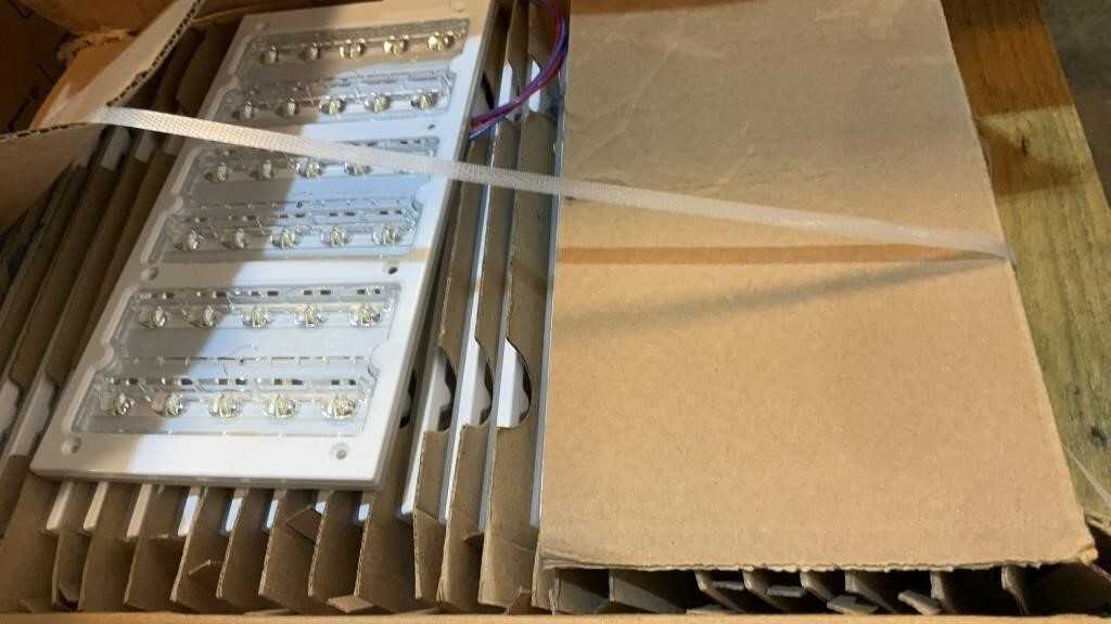 Lot of (Approximately 145) Assorted LED Modules and Lights Everline - LIGHTING