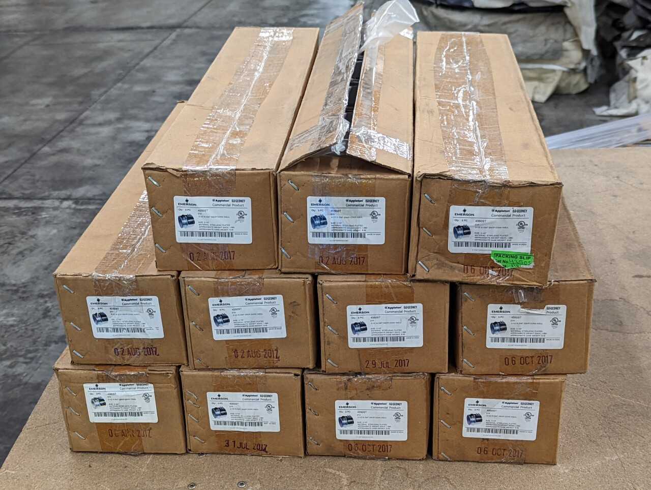 [Emerson - 10 Cases of 5] "4350ST" 3.5in Insulated EMT Connectors - ELECTRICAL PARTS