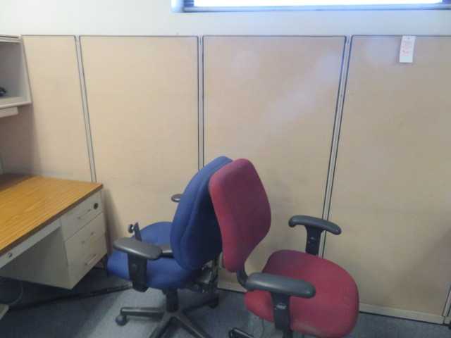 Office Furniture and Panels, Lot - MISCELLANEOUS