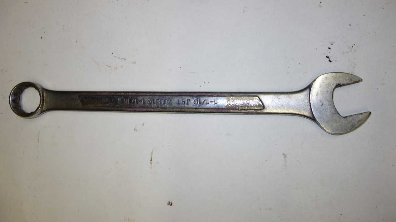LOT OF 7 ASSORTED COMBINATION WRENCHES - HAND TOOLS