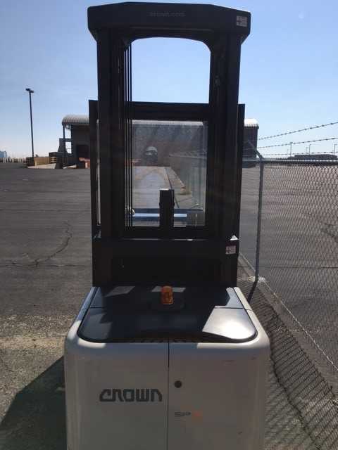 2007 Stock picker, Crown, - ORDER PICKER
