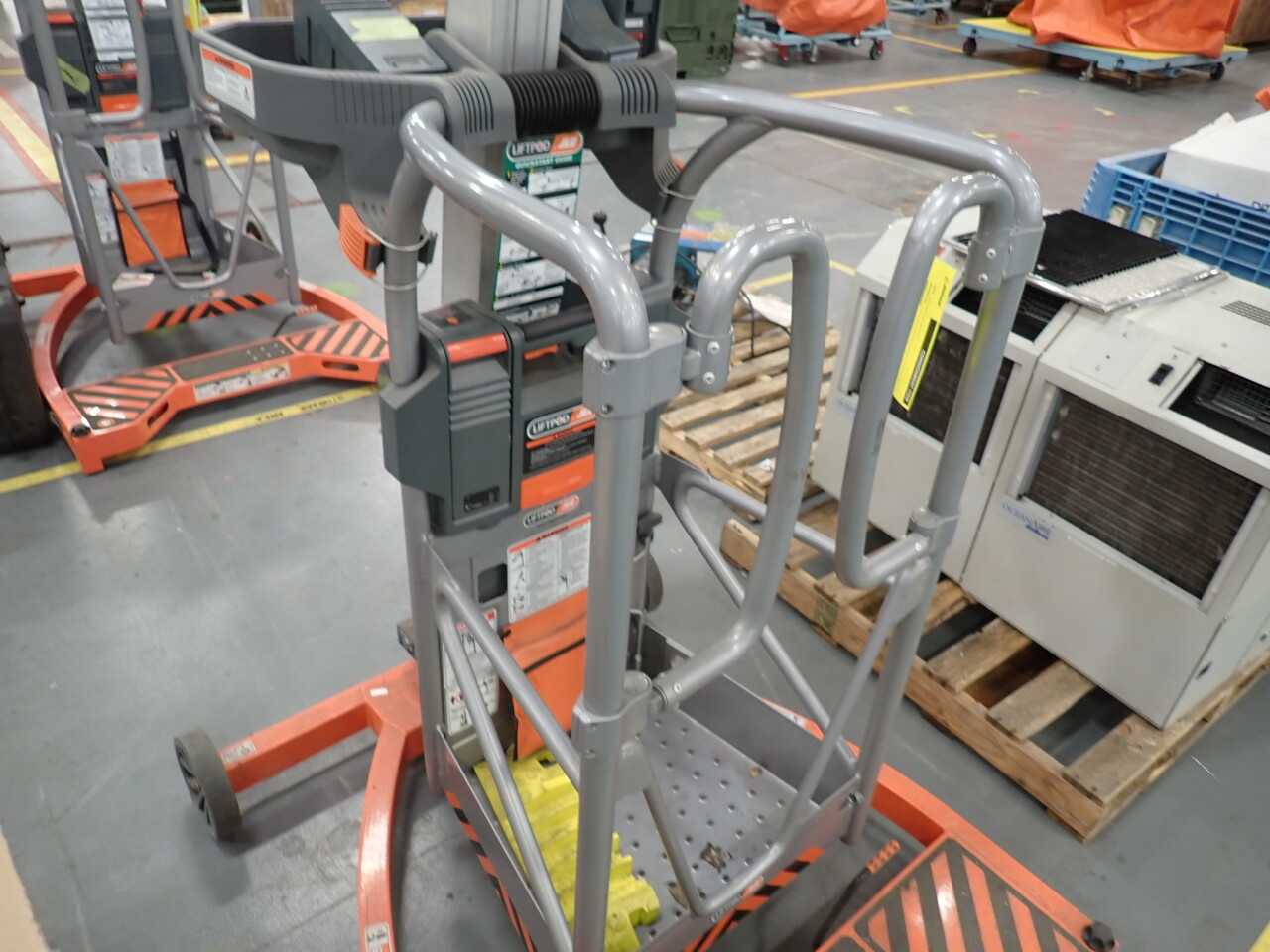 JLG FS80 Lift Pod (2599381) Ridley Park - TELESCOPIC HANDLERS