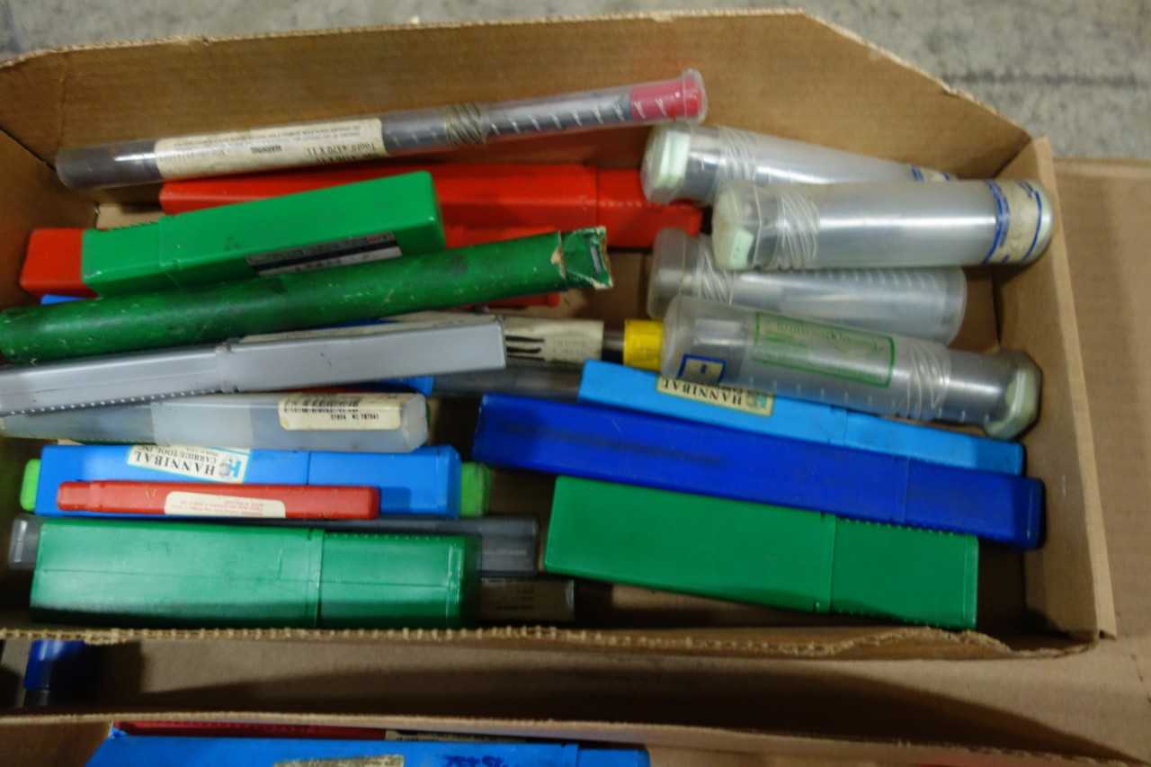 2 PALLETS OF ASSORTED TOOL HOLDERS  DRILL BITS  METALWORKING TOOLS  KENNAMETAL  HANNIBAL  DRILL MASTERS - ELECTRIC POWER TOOLS